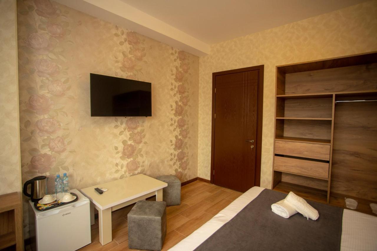 Pollux Hotel Batumi Exterior photo
