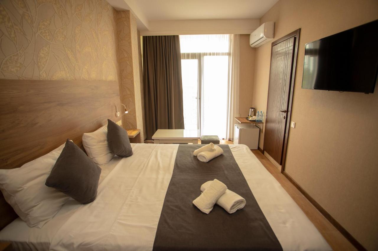 Pollux Hotel Batumi Exterior photo