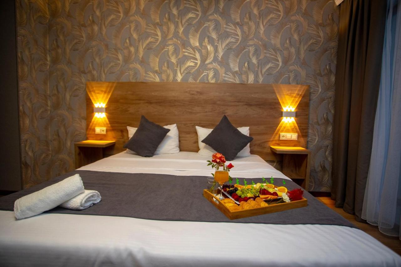 Pollux Hotel Batumi Exterior photo