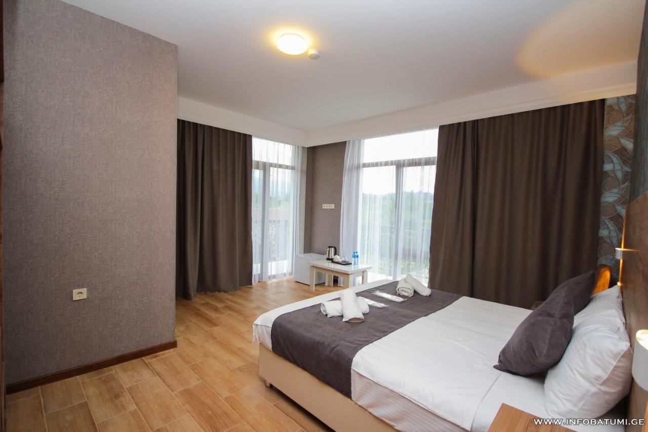 Pollux Hotel Batumi Exterior photo